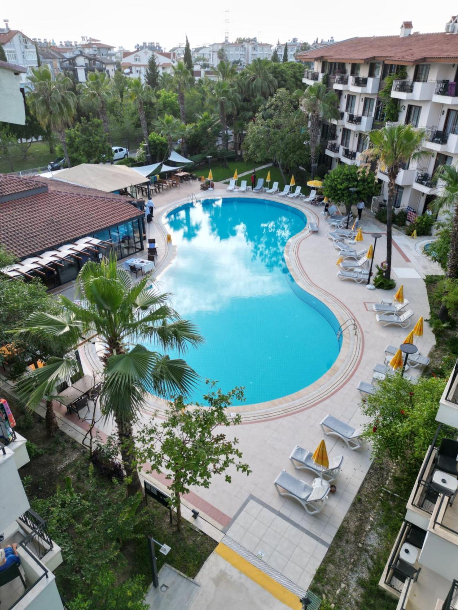 Lemas Suite Hotel Side Exterior photo