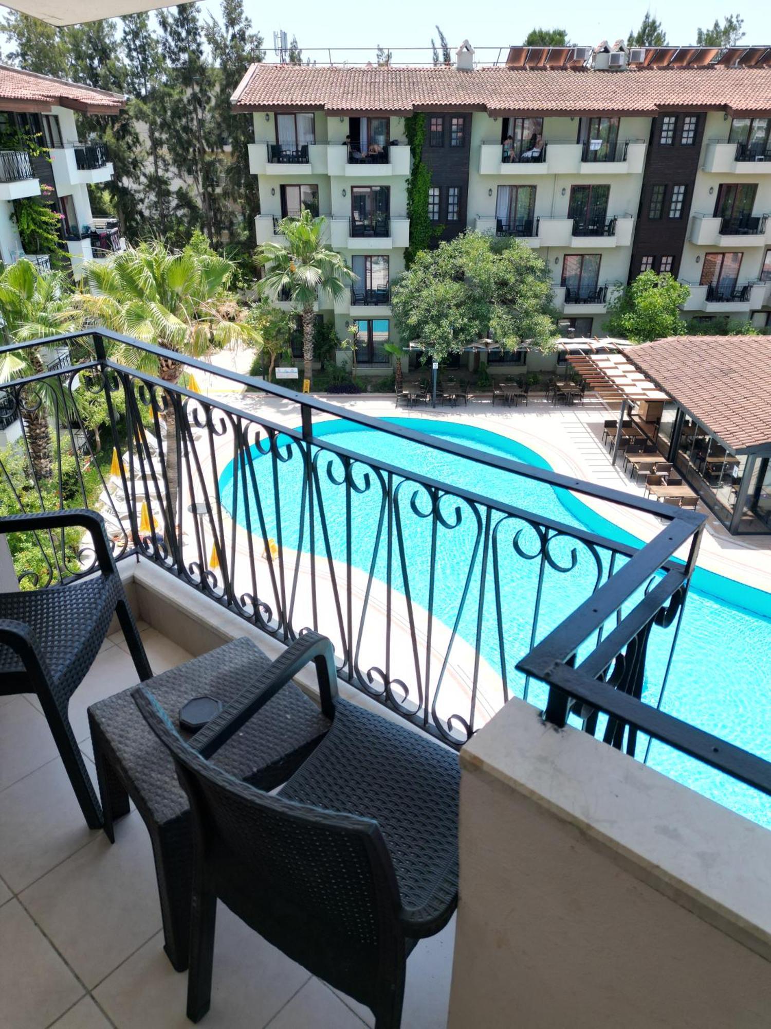 Lemas Suite Hotel Side Exterior photo